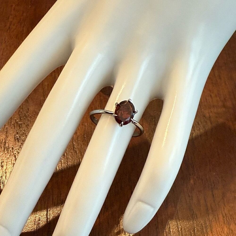 Genuine Oval Garnet Simple Sterling Silver Ring Size 6